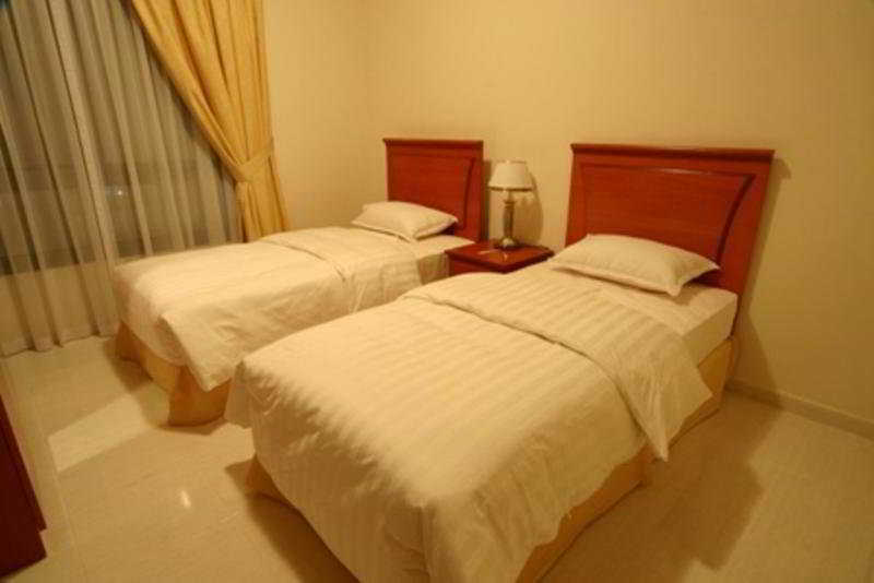 שארג'ה Emirates Palace Hotel Suites חדר תמונה